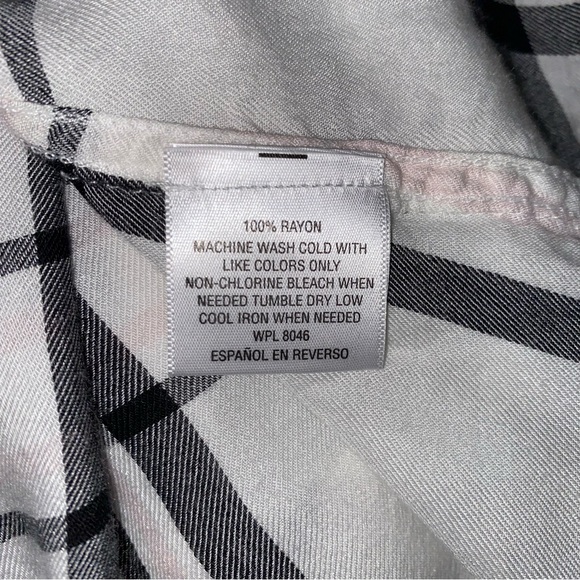 Maison Jules black & white plaid rayon button down shirt size Small - Picture 6 of 6